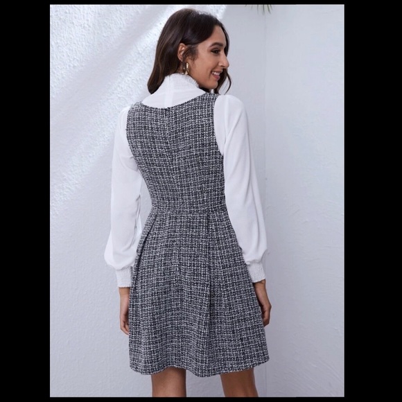 NEW Button Front Tweed Sleevless Dress - Picture 2 of 3